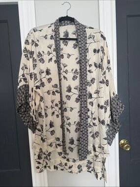 Merona Cream and Black Floral Open-Front Kimono